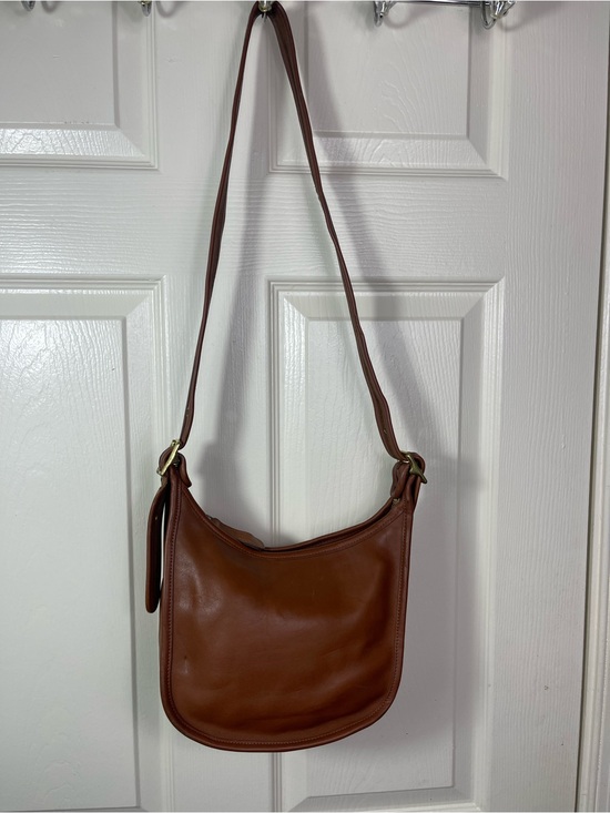 Coach Handbags - Vintage coach Janice's Legacy Bag  D81-9950